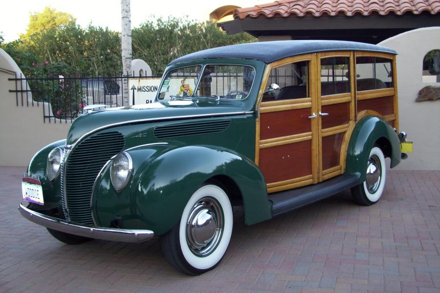  Ford DeLuxe Station Wagon 1938 года  (фото 1 из 10)